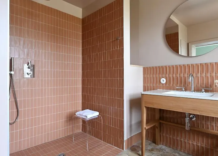 Hotel Les Pres Saint-Hilaire-le-Chatel